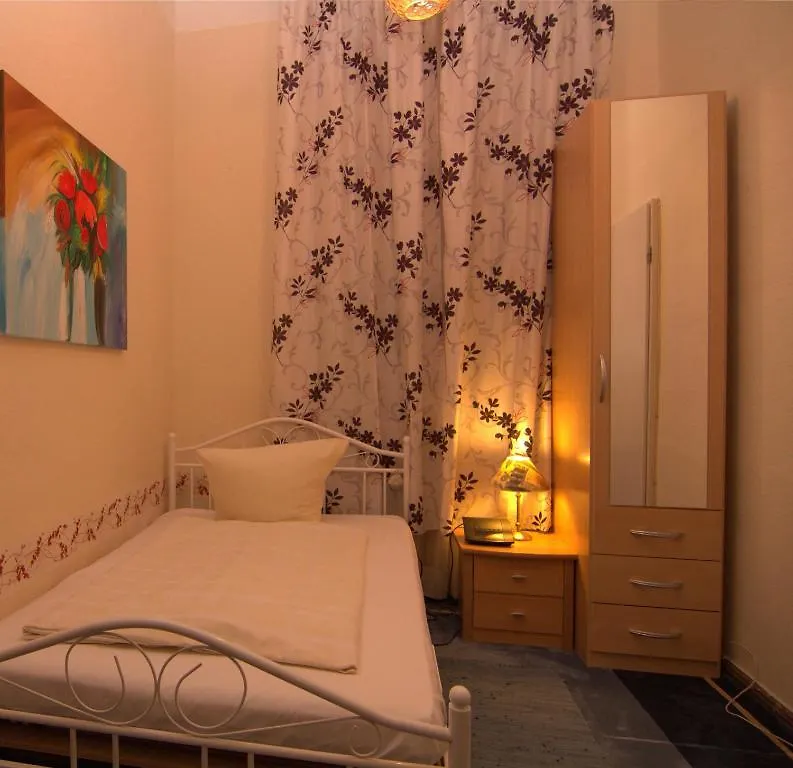 برلين Hotel-Pension Ariane Am Kurfurstendamm ألمانيا